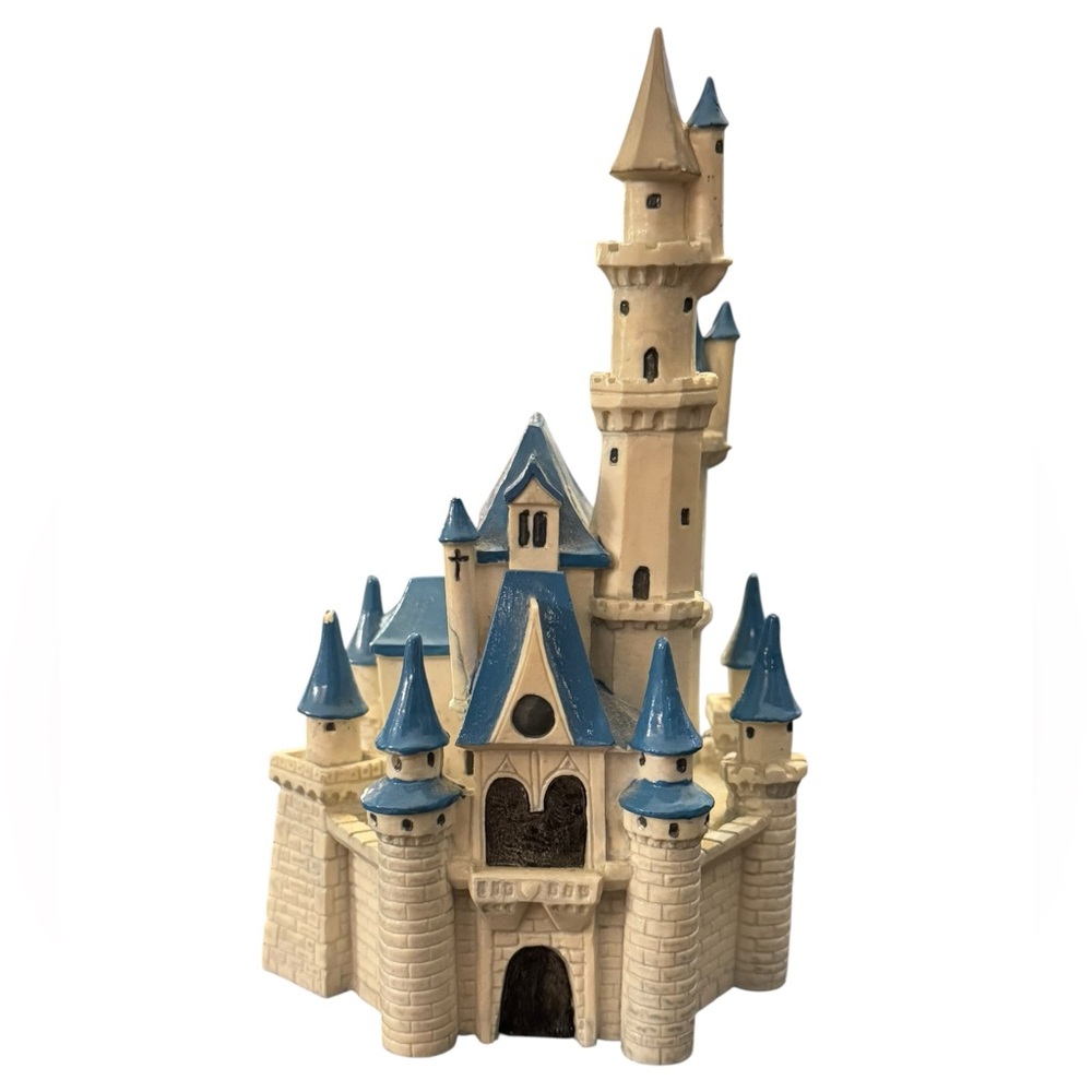 Cinderella Castle Decor - Picture 1 of 9